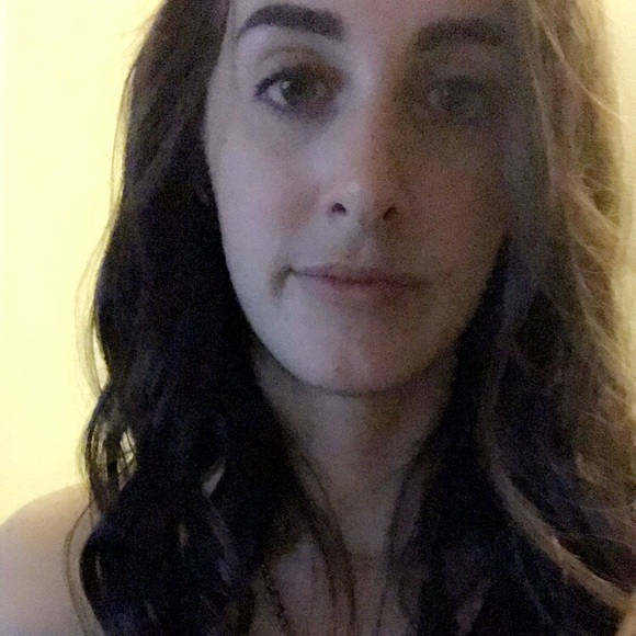 Meet your Posher, Paige - Picture 2 of 6